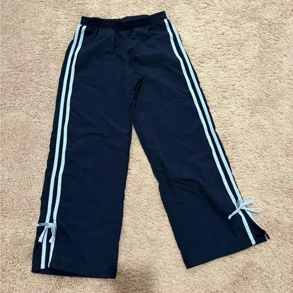 art class Navy Sweatpants with Light Blue Side Stripes